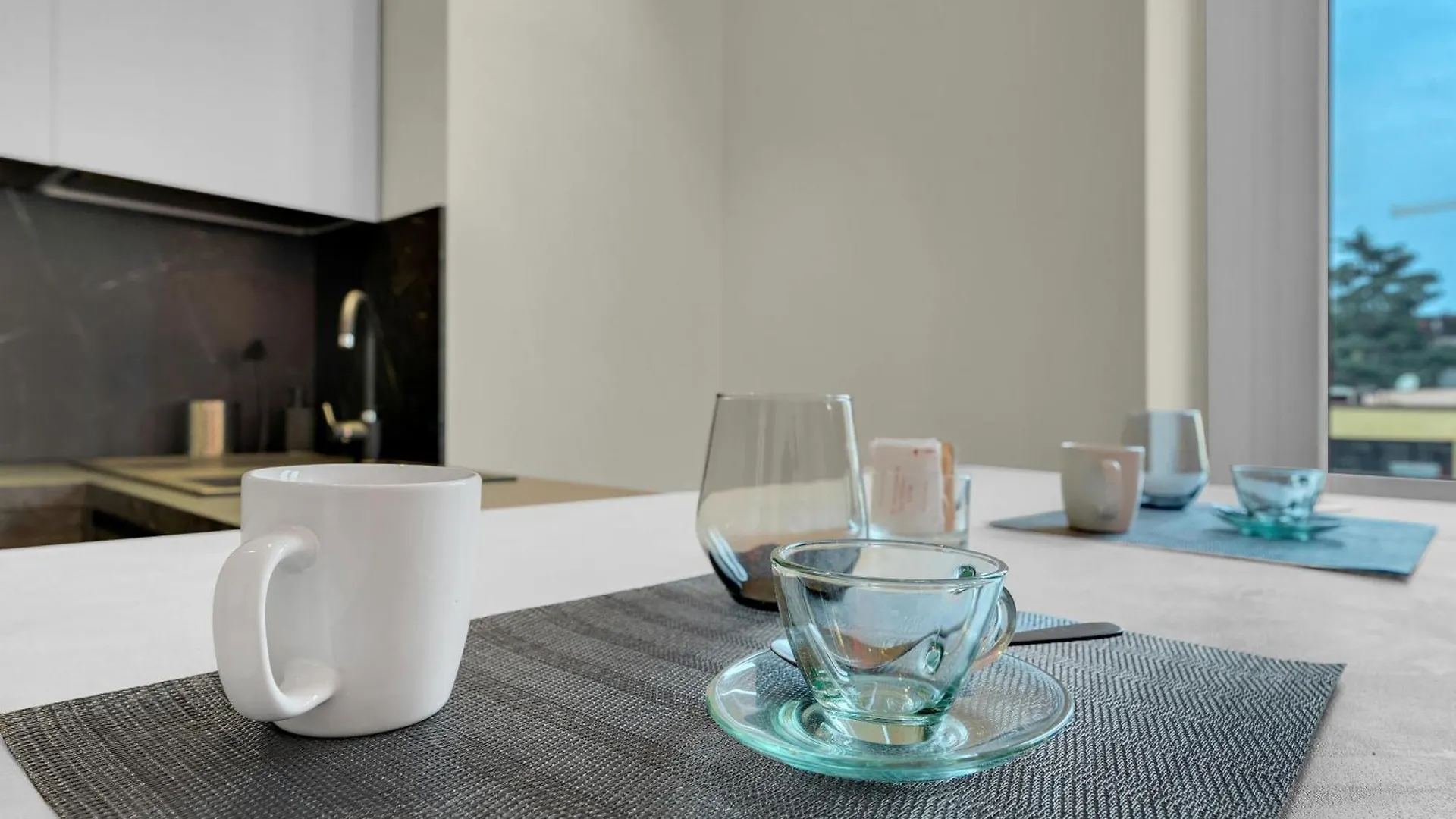 Love Is In The Air - Suspended Bed & Bath Hub Mediolan Apartament
